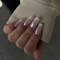 Faux ongles press-on French manucure blanche, forme cercueil court et base rose nacré - French Rose Nude Blanc Cercueil - Style Colle (JP3259)