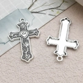 Pendaglio a croce con cuore in argento antico con trame vintage e anello di sospensione - Croce Cuore-22x33mm