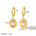 Detail van gouden zonnestraal oorbellen met roze zirkoon en afmetingen weergegeven - Roze Edelsteen Oorbellen (TE6787-PK)