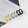Orecchini geometrici a esagono disponibili nelle finiture oro, argento e nero - Ottagono (Singolo) / Oro