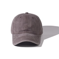 Détail d'une casquette de baseball en coton lavé gris anthracite aux coutures soignées - Café