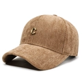 Braune Baseballkappe aus Wolle mit Fischgrätmuster und goldenem Metallbuchstabe C - Verstellbar / Dunkelbeige