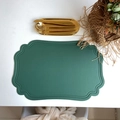 Set de table en simili cuir vert foncé avec bords festonnés et surface texturée - Gaufré Irrégulier Vert