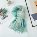 Sciarpa double-face verde menta e beige effetto cashmere con eleganti frange - 200*68CM / Verde Acqua