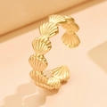 Adjustable golden shell ring with textured scalloped design for a summer ocean style look - J03334 / Gold