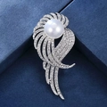 Eleganter silberner Federbrosche mit schimmernden Strasssteinen und großer Perle - Weiße Perle Flügel Feder