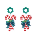 Détail de boucles d'oreilles canne de Noël avec nœuds verts et baies rouges - No.2 - Sucre d'Orge