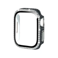 Détail macro du boîtier Apple Watch avec finition pailletée noire et rangée de strass brillants - 40mm / Noir