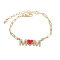 Bracciale a catena a graffetta dorata con lettere MOM in zircone e ciondolo cuore rosso - B0023-Pietra Rotonda MOM