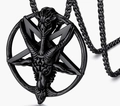 Colgante gótico Baphomet de acero inoxidable negro con cabeza de carnero y pentagrama - Estilo Negro Galvanizado (D0408) / Sin Cadena