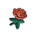 Vibrant rote Emaille-Rosen-Brosche mit dunkelgrünen Blättern auf weißem Hintergrund - Rot (CC1699)