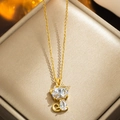 Incantevole collana gatto dorata con ciondolo in cristallo ovale in scatola regalo - Stile Strass Bianco Oro (550)