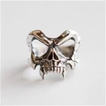 Anillo de calavera punk plateado para hombre con acabado vintage y detalles góticos - Abierto Ajustable / Estilo de Calavera Realista