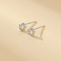 Elegant S925 silver star stud earring with a central zircon and beaded edge details - Silver Star