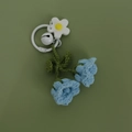 Llavero de lirio de los valles tejido a mano con flores azules y campana blanca - Lirio de los Valles Azul
