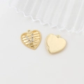 Detalle de los colgantes de corazón chapados en oro de 14k con circonitas incrustadas - Oro de 18K-Letra Ve