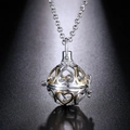 Pendentif boule évidée en argent avec motifs de cœur dorés et perle intérieure lumineuse - Argent Or Balle Coeur (37)
