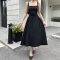 Elegante abito midi nero a trapezio con scollo quadrato e vita arricciata - S / Nero