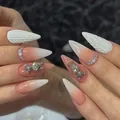 Short pointed press-on nails with sweater texture, pink gradient, and metal bear charms - Bz1542 Gushe Shenren / Glue Type