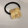 Minimalist elastic hair tie with a textured square gold alloy metal piece - Pattern Wave Square Gold