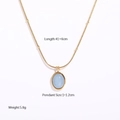 Goldene Edelstahlkette mit ovalem hellblauem Opal-Anhänger und Produktabmessungen - Himmelblauer Ovaler Edelstein-Stil / Himmelblau