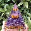 Handheld 8cm pyramid with amethyst crystals, golden lotus emblem, and resin finish - 8cm / Light Purple Ball Lotus Amethyst