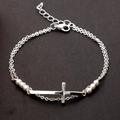 Bracciale multistrato argento con croce e perle d'acqua dolce, chiusura regolabile - Argento