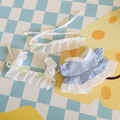 Blau-weißes Puppenkleid mit Spitzenlatz und grünen Schleifen für 17cm Puppen - Passend für 17cm Puppe / Blau-weiß kariertes Dienstmädchen-Kleiderset (3-teiliges Set) / Blau/Weiß