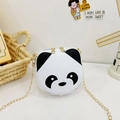 Sac bandoulière panda mignon en similicuir blanc avec chaîne en métal dorée - Panda