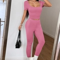 Rosa geripptes zweiteiliges Yoga-Set mit kurzem Oberteil und High-Waist-Leggings - S / Rosa