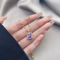 Élégant collier en or avec pendentif rectangulaire en zircon violet et halo de diamants - 0628-Or Rectangulaire Violet
