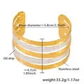 Dettaglio del bracciale multistrato in acciaio inossidabile oro e argento martellato - 5-Layer Tiered Hammered Style (Z466) / Bicolore Oro e Argento