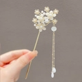 Elegant gold hair stick with white flowers, pearls and long tassels for hanfu hair styling - F0546 Beige Flower
