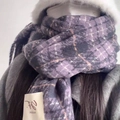 Lila karierter Mohair-Schal mit weichen Fransen und Markenetikett für den Winter - 70-200cm / Lila