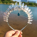 Handgefertigte Kristallkrone mit natürlichen Quarzspitzen, Muscheln und Seestern-Dekor - Sonne+Seestern Muschel+Hellblauer Anhänger