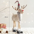 40cm pluche kerstrendier met LED-verlichting en een feestelijke gestreepte sjaal - Staand Wit Kerst Rendier (Met LED) / 40CM
