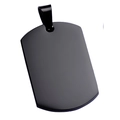 Detalle de una placa de identificación rectangular negra en acero inoxidable con anillo - Negro