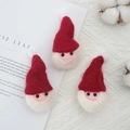 Tre Babbi Natale in feltro rosso e bianco fatti a mano per decorazioni natalizie fai da te - Testa di Babbo Natale con Cappello