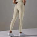 Detail of high-waist yoga leggings with honeycomb texture and butt-lifting design - Light Gray