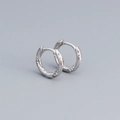 Eleganti orecchini Huggie in argento sterling S925 con pavé di pietre di zirconia cubica - Argento 925 / Oro Bianco