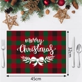 Detalle del mantel individual de lino Merry Christmas con cuadros rojos y verdes - Estilo 1