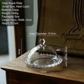 Assiette à snack en verre vintage avec bord en cœur et couvercle en dôme en verre - Dentelle Coeur Petit