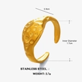 Anillo martillado de acero inoxidable chapado en oro de 18K con textura mate - Dorado