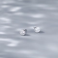 Eleganti orecchini a cuore in argento 925 con brillanti zirconi cubici incastonati - Oro Bianco