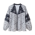 Camicetta da donna a maniche lunghe con stampe floreali bianche e nere e scollo a V - XS / Come mostrato