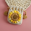 Mini bolso de cordón tejido a mano con girasol en beige y borlas en forma de corazón - Blanco Roto