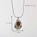 Silberne Halskette mit braunem ovalen Edelsteinanhänger und Schlangenkette, Gewicht 6,4g - Tigerauge-Stil (X030) / Silber