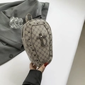 Mini zaino gotico a forma di bara beige con monogramma e croce in metallo vintage - Croce Cachi