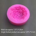 Molde de silicona rosa con forma de peonía detallada, mostrando medidas del producto - Pequeño / Rosa