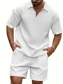 Dettaglio del tessuto a nido d'ape bianco sul set casual polo e pantaloncini uomo - S / Bianco